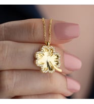 Vaoov 925 Ayar Gümüş Dokulu ve Taşlı Yonca Kolye (Gold)