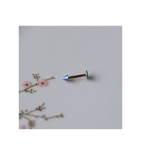 Sivri Uçlu Cerrahi Çelik  Tragus Piercing Helix Kıkırdak 8 Mm Hologram Renk (Çok Renkli)