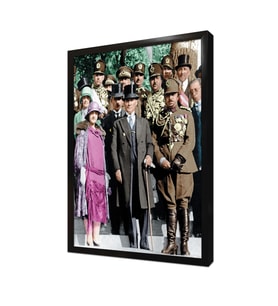 Atatürk ve Latife Hanım Subaylarla Çerçeveli Mdf Tablo