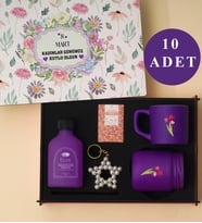 Kadınlar Günü 10’lu Set  – Mum, Türk Kahvesi, Fincan, Kolonya ve Anahtarlıklı Şık Set
