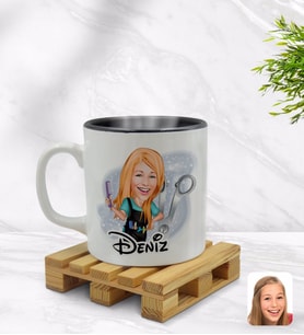 BK Gift Kişiye Özel Kadın Kuaför Karikatürlü İçi Siyah Renkli Kupa Bardak Model 1