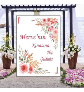 Sade Ve Şık Kına Panosu