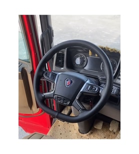 DİKİŞLİ DİREKSİYON KILIFI DAMARLI SİYAH DERİ SİYAH DİKİŞLİ SCANIA  TIR KAMYON İÇİN HIZLI KARGO
