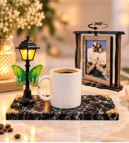 Kişiye Özel 2 Fotoğraflı Dönen Ahşap Çerçeve ve Sokak Lambalı Kupa