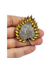 Golden Autumn Işıltılı Taşlı Yaprak Broş