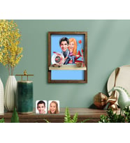 BK Gift Kişiye Özel Sevgililer Karikatürlü Doğal Masif Ahşap Çerçeveli Tablo Duvar Rafı-11
