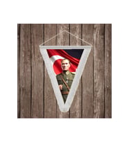 Askeri Üniformalı Başkomutan Mustafa Kemal Atatütk ve Türk Bayrağı Beyaz Saçaklı Üçgen Flama Bayrak Hatıra Flama ATA82