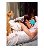Sleep With Cat - Audrey Hepburn Tablo Ahşap Poster Dekoratif