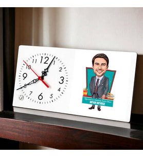 Gri Takım Elbiseli Öğretmen Karikatürlü Masa Saati