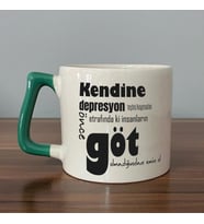 Kendine Depresyon Teşhisi Koymadan Önce Baskılı Yeşil Kulplu D Kupa