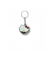 Hello Kitty Mini Figürlü Anahtarlık – Kompakt ve Sevimli Metal Aksesuar
