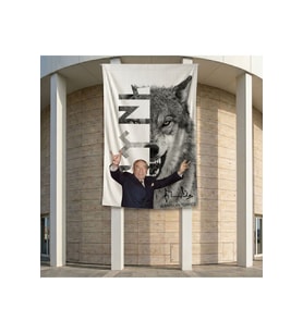 Bozkurt İşareti yapan Alparslan Türkeş 140gr Premium Raşel Kumaş Bayrak 200x300cm