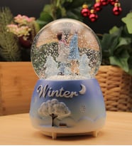 Kişiye Özel Winter Orta Boy Işıklı Müzikli Kar Küre