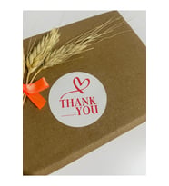 Thank You Üstü Kalpli Kırmızı Yazılı Yuvarlak Yapışkanlı Etiket 3x3 cm 150 adet