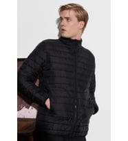 W222073001 Wrangler Erkek Regular Fit Normal Kesim Dik Yaka Siyah Şişme Mont