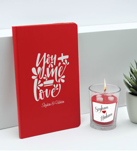 BK Gift Sevgililere Özel İsimli Kırmızı Defter ve Cam Bardakta Kalp Figürlü Kokulu Mum Hediye Seti-12, Sevgiliye Hediye, Sevgililer Günü