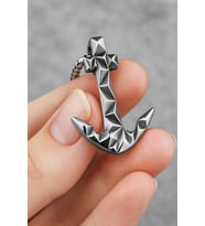voyageaccessory Paslanmaz Çelik Şık ve Minimal Tasarım Geometrik Kesim Çapa Kolye