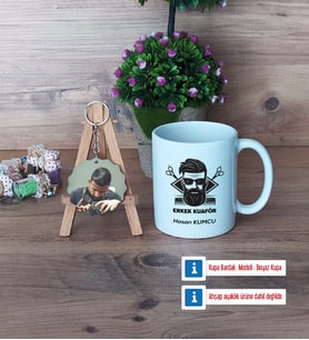 Erkek Kuaförü Kupa Bardak Beyaz ve Fotoğraflı Ahşap Anahtarlık Hediye (Model 1)