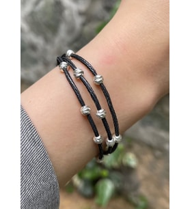 Gümüş Dorika Boncuklu Gümüş Kazaziye Üç Zincirli Siyah Bileklik : Altın-Siyah - 19 cm : Siyah - Beyaz - 17 cm : Altın-Siyah - 20 cm : Karışık - 19 cm : Siyah - Beyaz - 20 cm (Siyah - Beyaz)