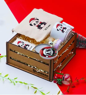 Sevimli Panda Yılbaşı , Yeni Yıl Hediye Seti Kar Küresi , Kupa , Mum , Makyaj Çantası , Magnet