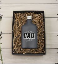 BK Gift Hediye Kutulu Kişiye Özel İsimli Baba Temalı Antrasit Tasarım Cam Şişede 200 ml Kolonya-1, Babaya Hediye, Babalar Günü Hediyeleri, Hediyelik Baskılı Kolonya