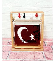 100tel Atatürk Figürlü Bayrak  Motifli El Dokuması Minyatür Halı (Çok Renkli)