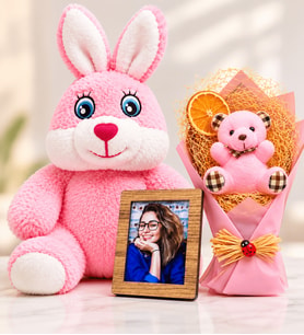 Kişiye Özel Fotoğraflı Pembe Peluş Ayıcık Buketi ve Sevimli Peluş Tavşan Hediye Seti