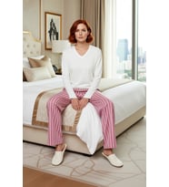 Kadın V Yaka Uzun Kollu Çizgili Polar Pijama Takımı Fonksiyonel Dayanıklı Kaliteli Estetik