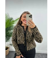 Leopar Desenli Yumoş Triko Düğmeli Kısa Hırka (Siyah)