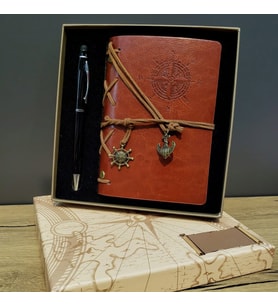 Kişiye Özel Pusula Desenli Kahverengi Defter Siyah Kalem Kutulu 1