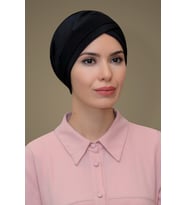 Siyah Pratik Hazır Geçmeli Tesettür Bone Fukuro Piliseli Tek Bantlı Çapraz Büzgülü 1821_01