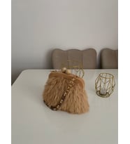 zara model tüylü teddy bag clutch ahşap burslu