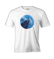 A Wolf Howling with the Blue Moon Background Beyaz Erkek Tshirt