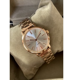 Özel Saat Kutusu ile Minimal Tarz Kadın Kol Saati Metal Kordon Rose Gold Şık Hediye Anneye Arkadasa Sevgiliye Kardese Ese Dosta Teyzeye Ablaya Halaya Kız Kardeşe Yengeye Sürpriz Dogum Gün Yildonumu Kol Saati Hediyesi Avantajlı Ürün