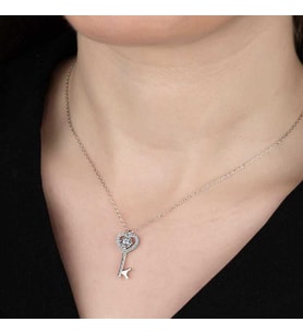 Swarovski Taşlı Gümüş Anahtar Bayan Kolye