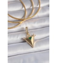 Pirinç Gold Renk Zirkon Taşlı 3D Üçgen Model Ajda Charm 5886 - HPSBYI2249-9697