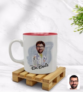 BK Gift Kişiye Özel Erkek Göz Doktoru Karikatürlü İçi Kırmızı Renkli Kupa Bardak Model 1