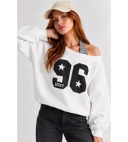 Kadın Lucky 96 Baskılı Kayık Yaka Çift Görünümlü Sweatshirt - Beyaz