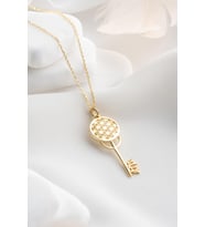 925 Ayar Gümüş Gold Kaplama Lotus Çiçeği Detaylı Anahtar Kolye