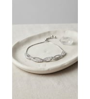 Gümüş Renk Baget Zirkon Taşlı Sarmal Model Pirinç Asansör Bileklik