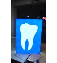 Dişçi Görselli Tabela 3D Led Neon Etkili Işıklı Tabela 30X45 CM Tek Taraflı