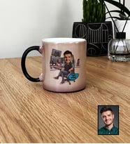 Kişiye Özel Karikatürlü Gamer Arkadaşa Hediye Kupa Bardak Doğum Günü Hediyesi
