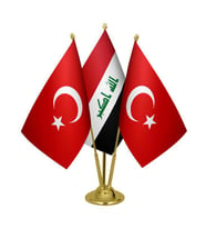 Masa Üstü Irak Bayrağı Türk Bayrağı Üçlü Pirinç Direk Masa Bayrak Seti