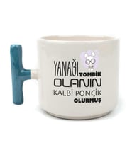 Yanağı Tombik Olanın Baskılı Mavi Kulplu T Kupa
