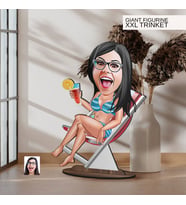 BK Gift Kişiye Özel Tatilci Kadın Karikatürlü Büyük Boy Ahşap Biblo-2 Arkadaşa Hediye , Sevgiliye Hediye, Kişiye Özel Biblolar