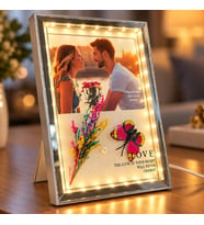 Kelebek ve Kuru Çiçekli Led Işıklı Fotoğraf Çerçevesi