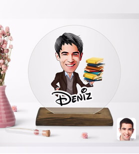 BK Gift Kişiye Özel Erkek Öğretmen Karikatürlü Yuvarlak Ahşap Standlı Biblo-1