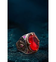 Gümüş Yüzük - Kırmızı Garnet Yakut Taşlı Yanı Işlemeli Erkek Gümüş Yüzük