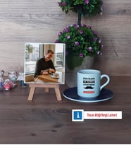 Erkek Öğretmene Hediye Fotoğraflı Dekoratif Taş, Ahşap Altlıklı Türk Kahvesi Fincanı Hediye (Model 4)