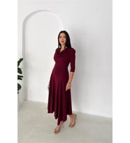 kadın bordo degaje yaka omuz vatkalı midi boy A kesim elbise